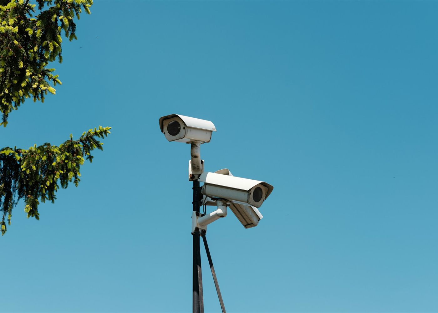 Kamera CCTV di kawasan luar