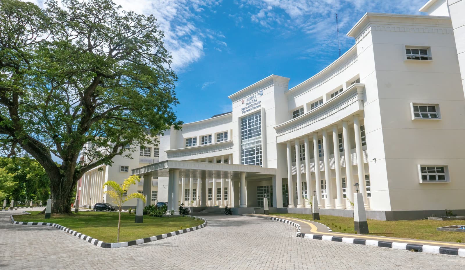 Bangunan institusi pendidikan